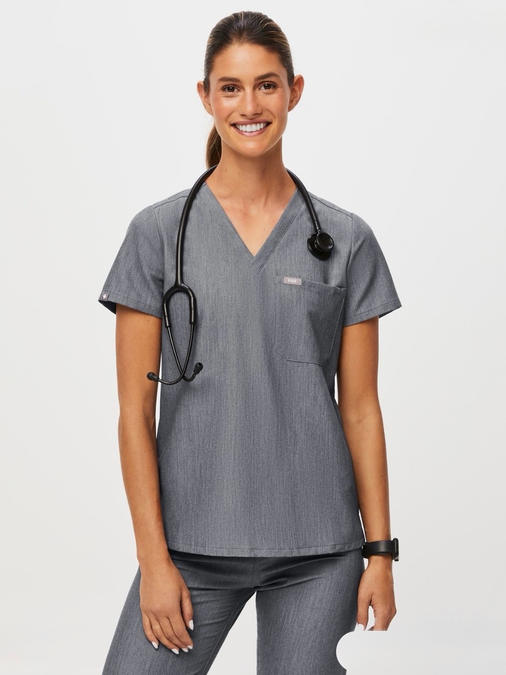 FIGS Catarina One-Pocket Scrub Top in Graphite. Size: Large